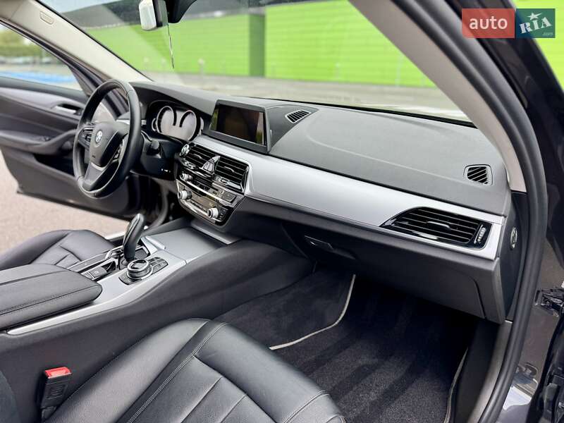 Універсал BMW 5 Series 2017 в Києві фото 46 Універсал BMW 5 Series 2017 в Києві