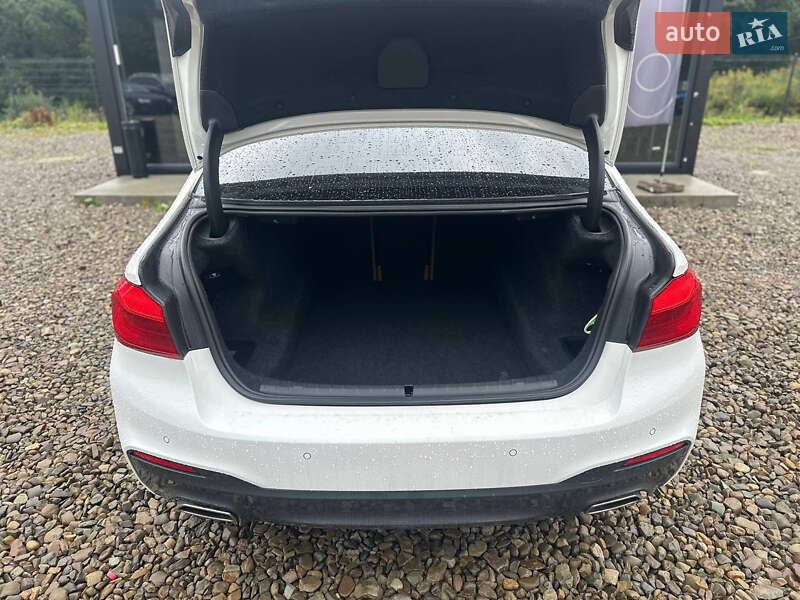Седан BMW 5 Series 2017 в Львове
