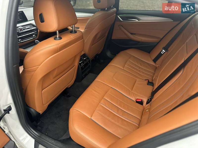 Седан BMW 5 Series 2017 в Львове