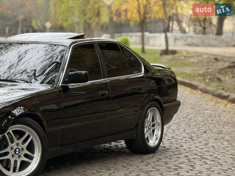 Седан BMW 5 Series 1990 в Николаеве