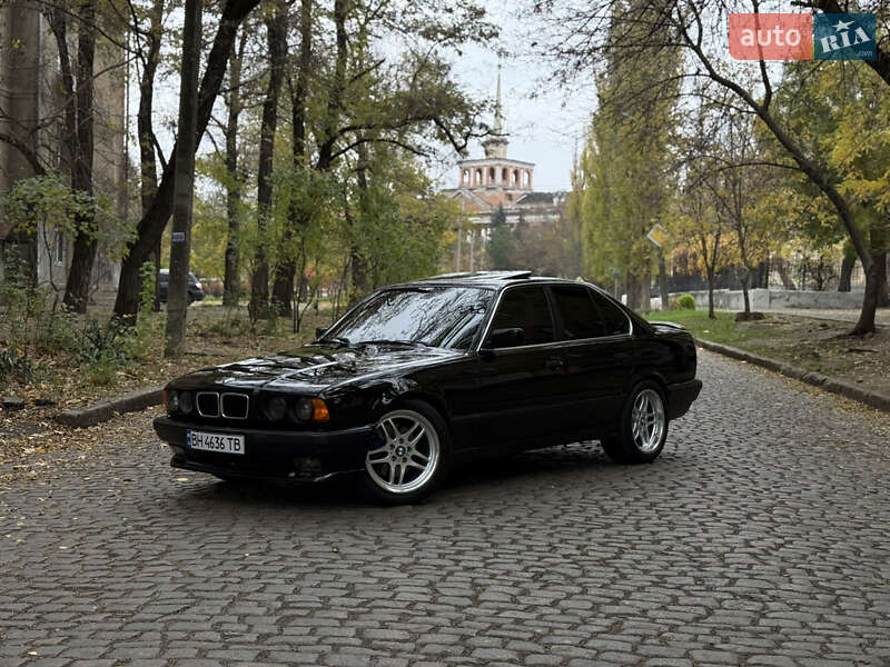 Седан BMW 5 Series 1990 в Николаеве