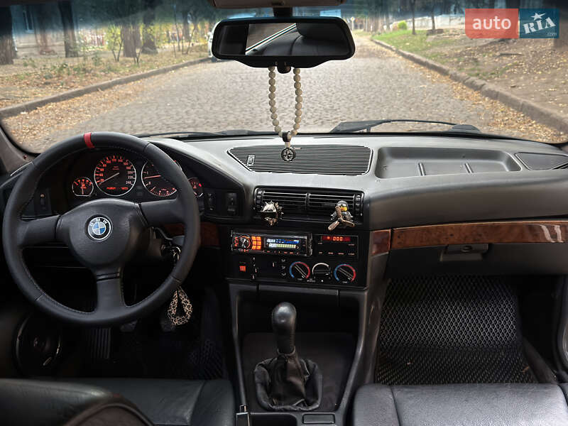 Седан BMW 5 Series 1990 в Николаеве