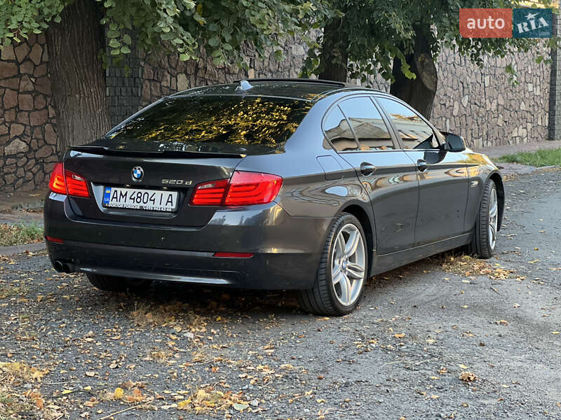 Седан BMW 5 Series 2013 в Киеве