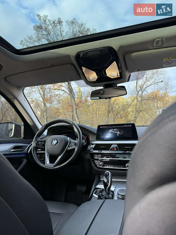 Седан BMW 5 Series 2020 в Житомирі