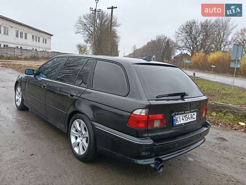 Универсал BMW 5 Series 2001 в Малине