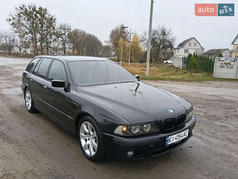 Универсал BMW 5 Series 2001 в Малине