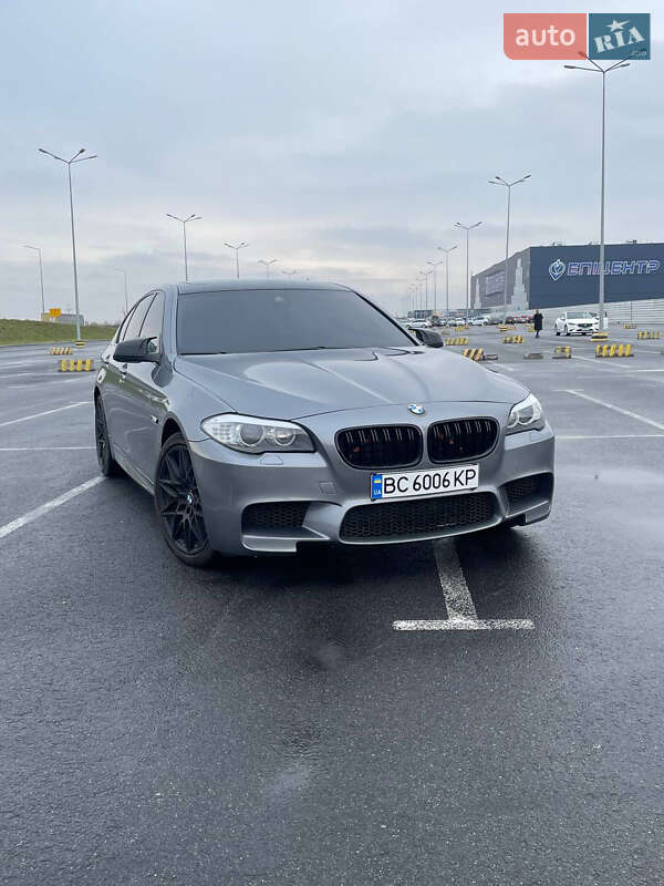 Седан BMW 5 Series 2012 в Львові