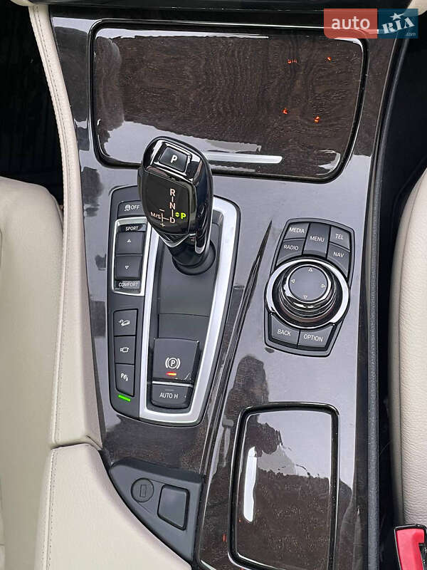 Седан BMW 5 Series 2012 в Львові