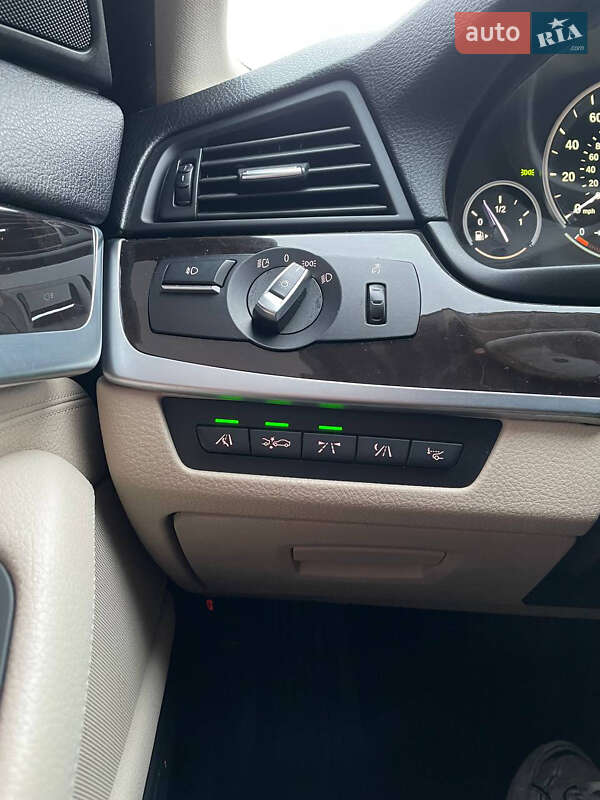 Седан BMW 5 Series 2012 в Львові