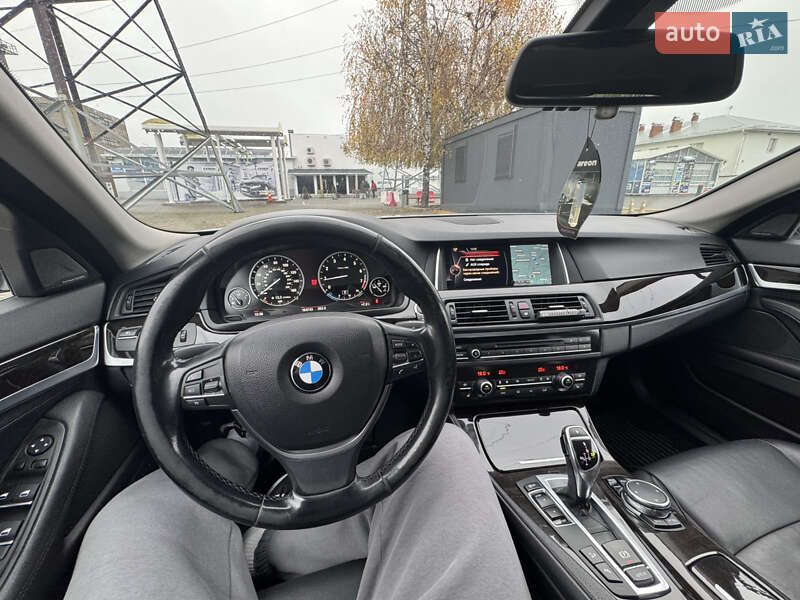 Седан BMW 5 Series 2014 в Черновцах
