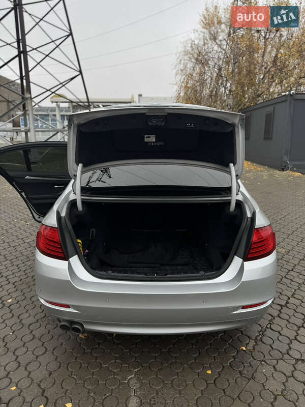 Седан BMW 5 Series 2014 в Черновцах