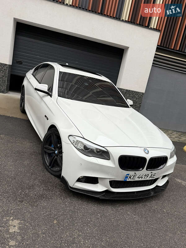 Седан BMW 5 Series 2012 в Дніпрі