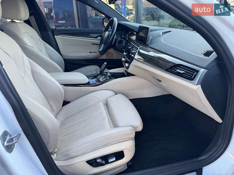 Седан BMW 5 Series 2017 в Луцке