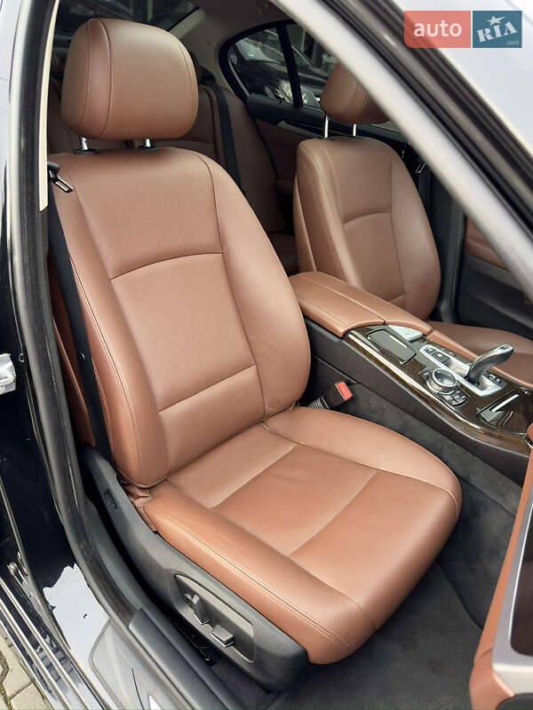 Седан BMW 5 Series 2013 в Хмельницком