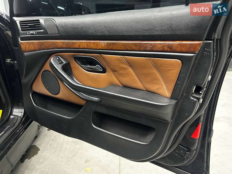 Седан BMW 5 Series 2002 в Чернівцях