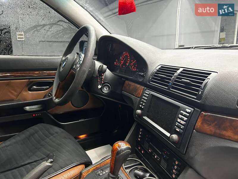 Седан BMW 5 Series 2002 в Чернівцях