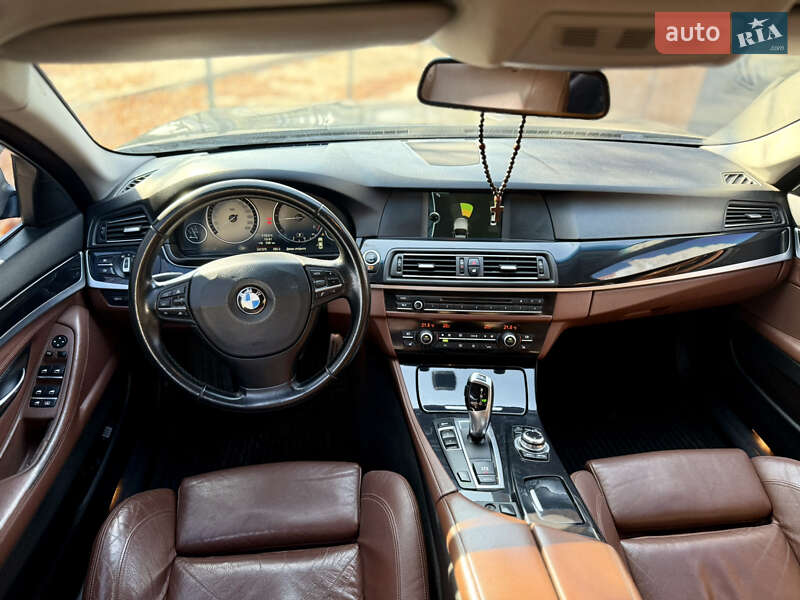 Седан BMW 5 Series 2011 в Чернівцях