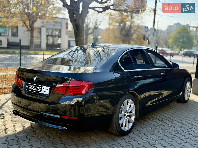 Седан BMW 5 Series 2011 в Чернівцях
