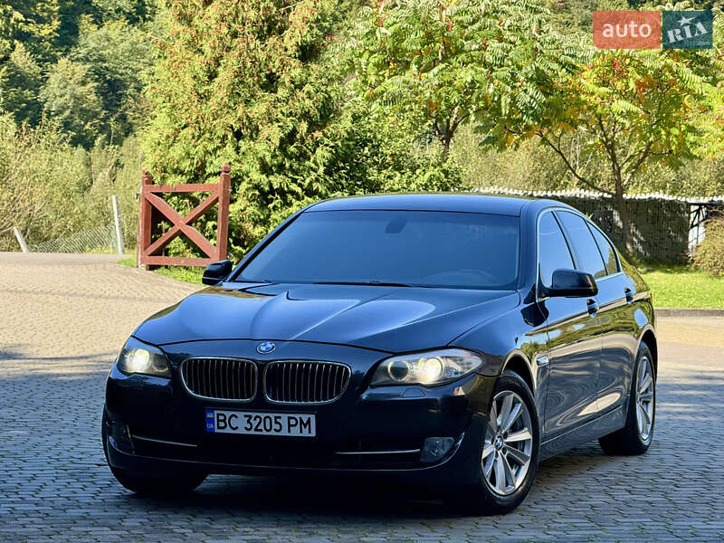 Седан BMW 5 Series 2012 в Межгорье