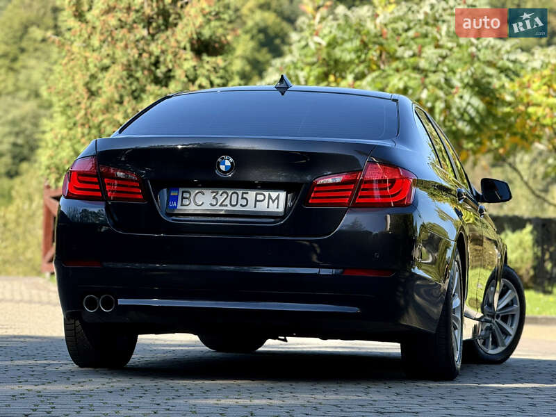 Седан BMW 5 Series 2012 в Межгорье