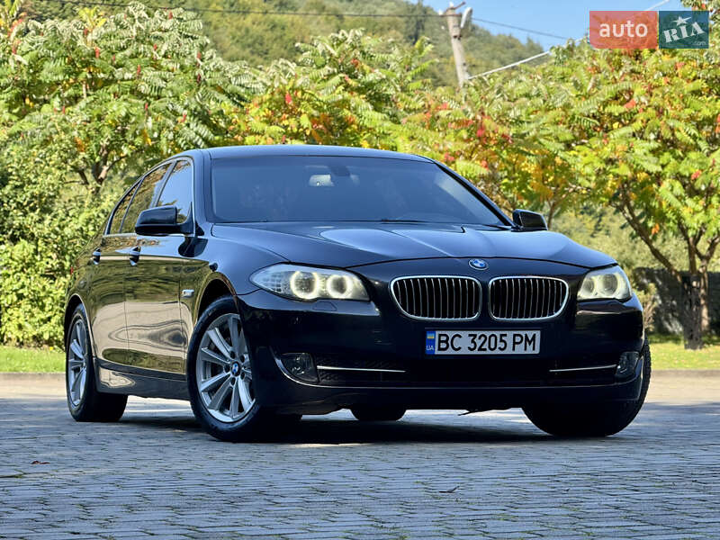 Седан BMW 5 Series 2012 в Межгорье
