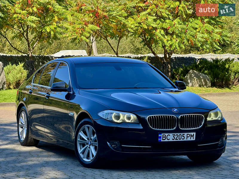 Седан BMW 5 Series 2012 в Межгорье
