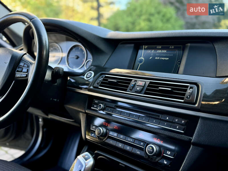 Седан BMW 5 Series 2012 в Межгорье