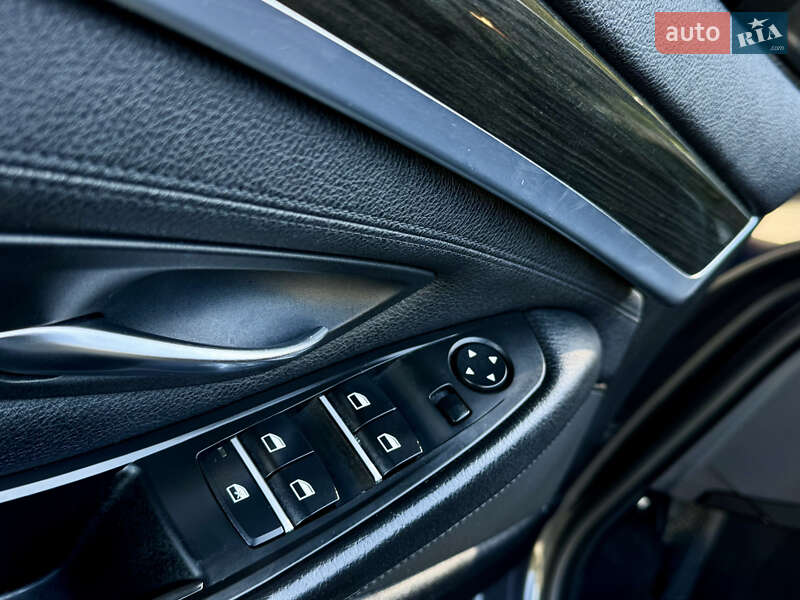 Седан BMW 5 Series 2012 в Межгорье