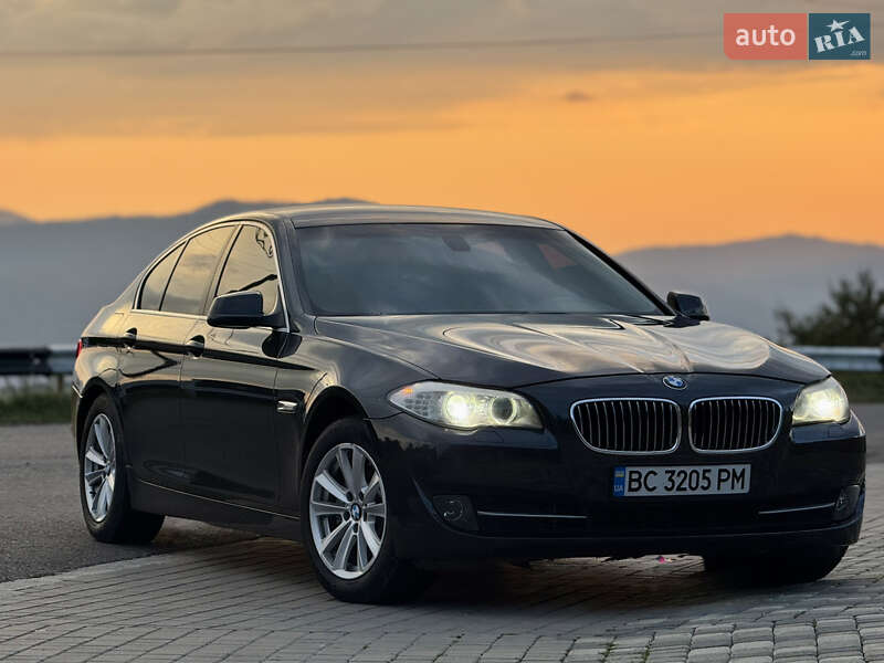 Седан BMW 5 Series 2012 в Межгорье