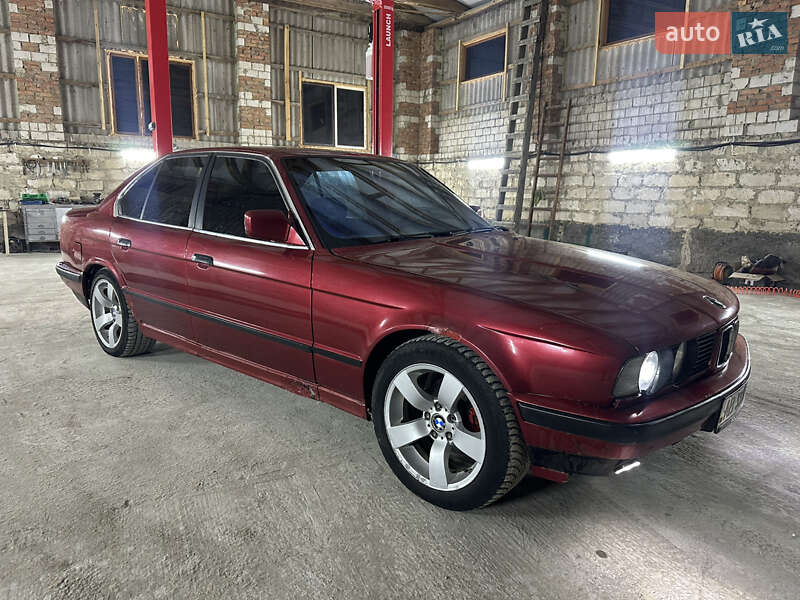 Седан BMW 5 Series 1991 в Тульчине