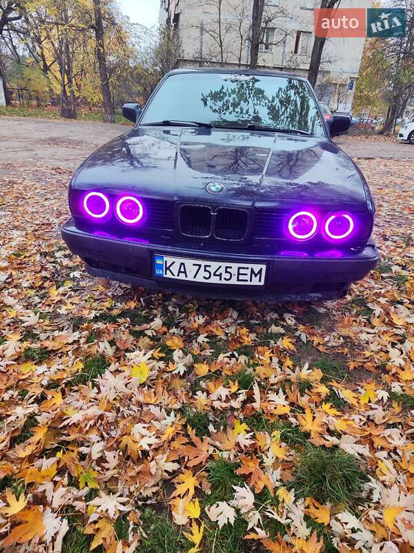 Седан BMW 5 Series 1989 в Киеве