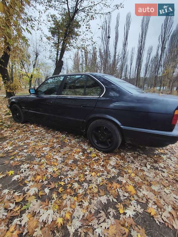 Седан BMW 5 Series 1989 в Киеве