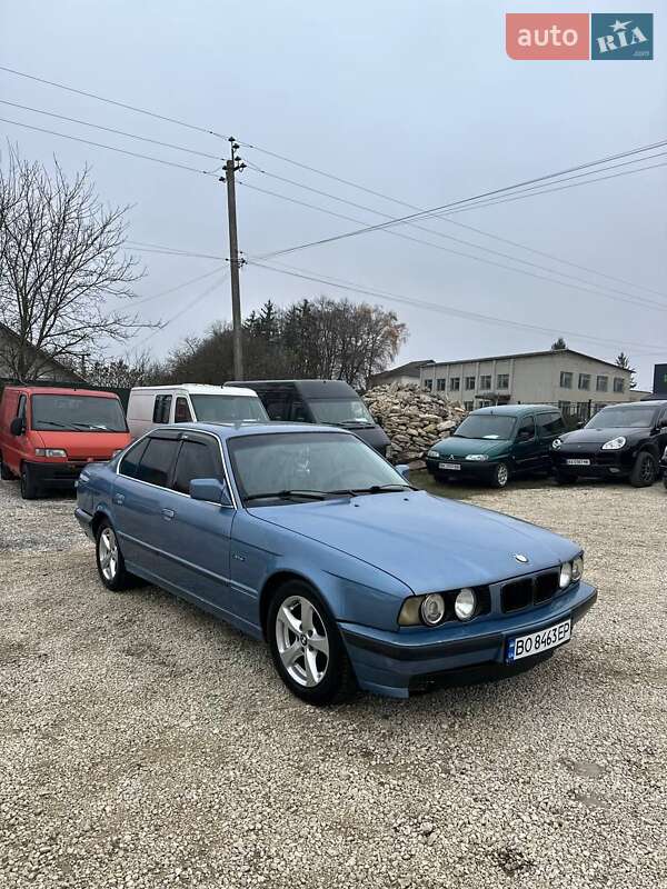 Седан BMW 5 Series 1989 в Шумске