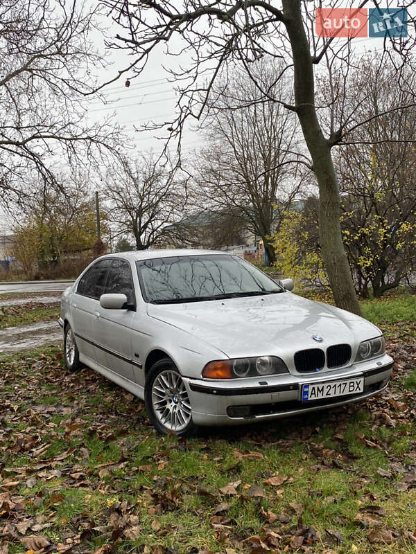 BMW 5 Series 2000