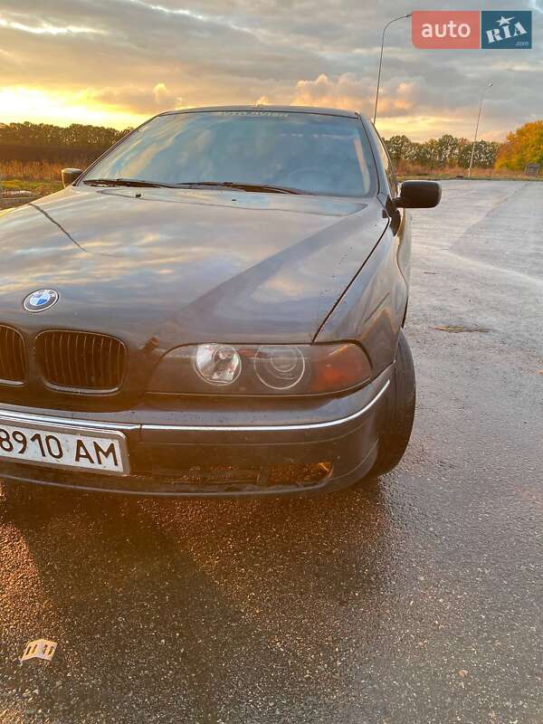 Седан BMW 5 Series 1998 в Диканьке