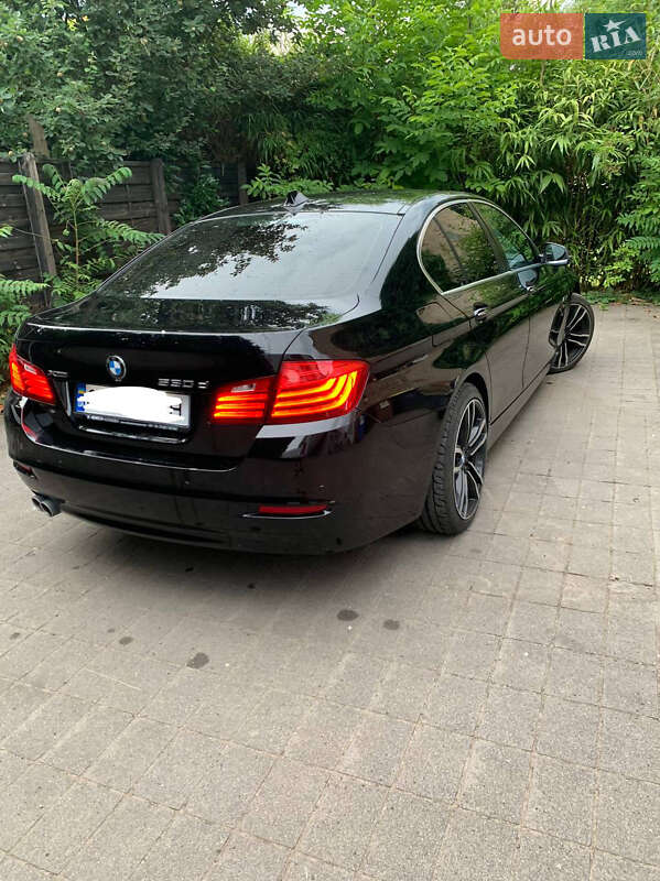 Седан BMW 5 Series 2013 в Чернівцях