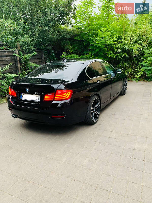 Седан BMW 5 Series 2013 в Чернівцях
