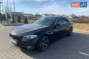 Седан BMW 5 Series 2012 в Снятине