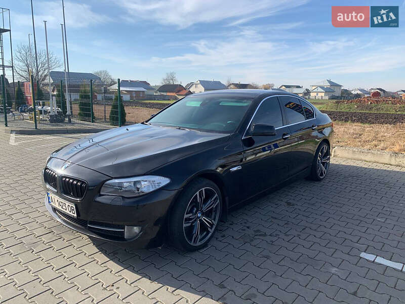 Седан BMW 5 Series 2012 в Снятине