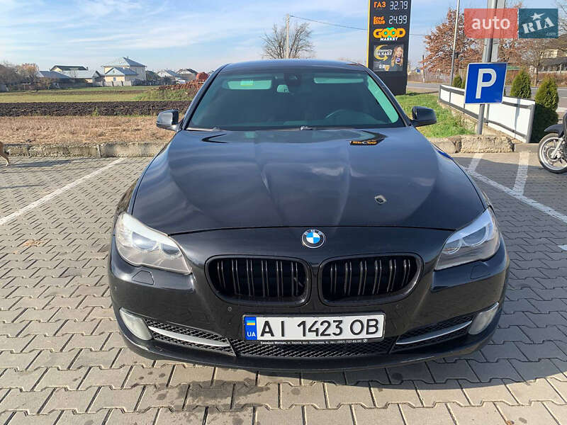 Седан BMW 5 Series 2012 в Снятине