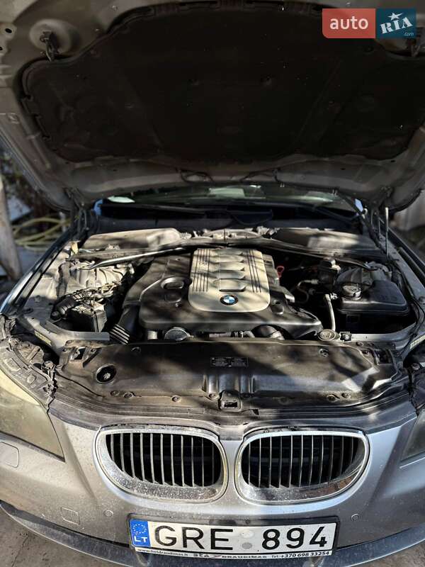 Седан BMW 5 Series 2004 в Коблеве