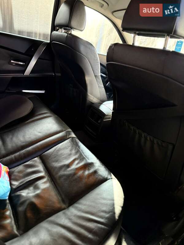Седан BMW 5 Series 2004 в Коблеве