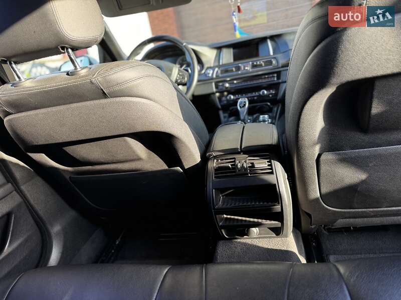 Седан BMW 5 Series 2015 в Дубно
