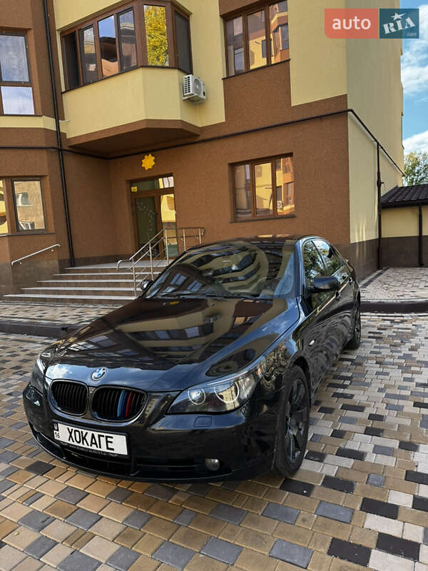 Седан BMW 5 Series 2004 в Измаиле