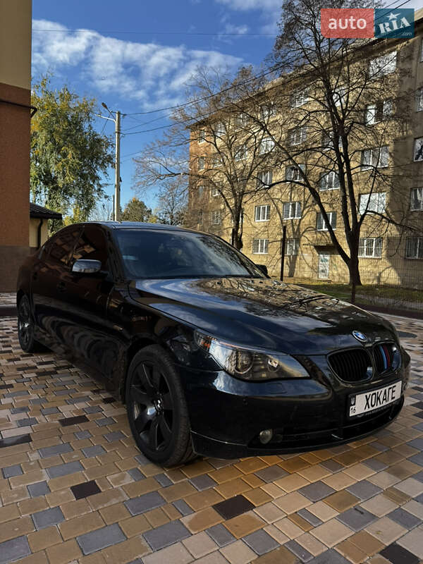 Седан BMW 5 Series 2004 в Измаиле