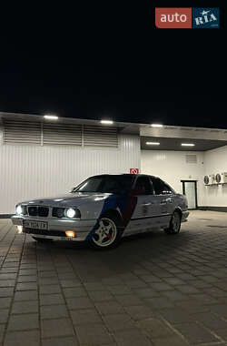 Седан BMW 5 Series 1992 в Ровно