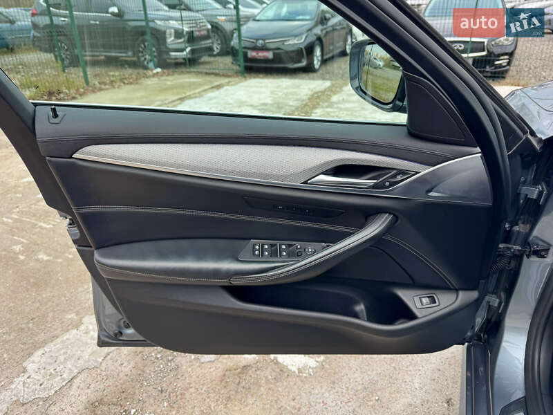 Седан BMW 5 Series 2018 в Киеве