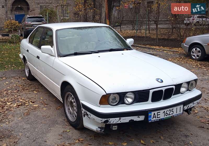 Седан BMW 5 Series 1989 в Запорожье