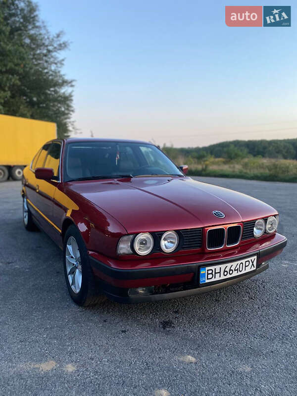 Седан BMW 5 Series 1994 в Виннице