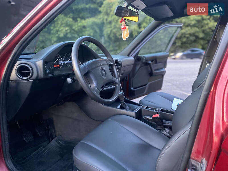 Седан BMW 5 Series 1994 в Виннице